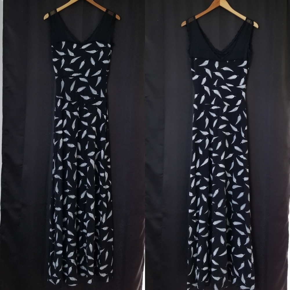 ❌SOLD❌Effie's Heart Plume with a View Maxi Dress - Picture 2 of 3